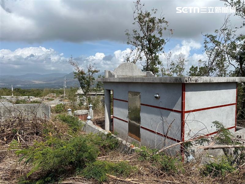 即將迎來清明連假,返鄉掃墓、祭祖得要避免踩禁忌。(示意圖/記者陳弘逸攝影)
