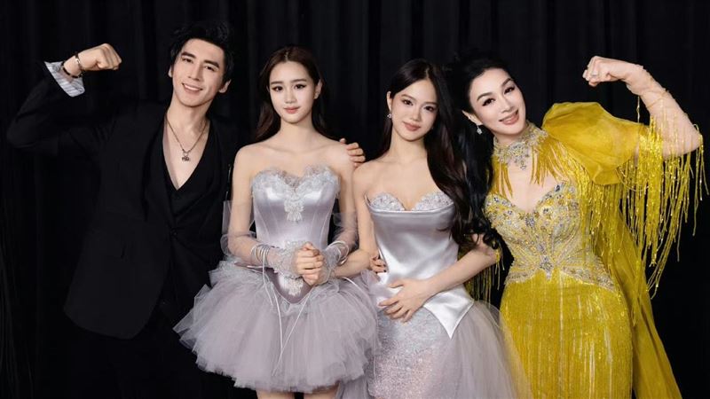 風波後首登場!Cayla牽姐走秀狠甩負評