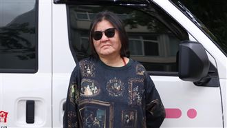 邱瓈寬捐服務車做公益　認了：我只想賺錢