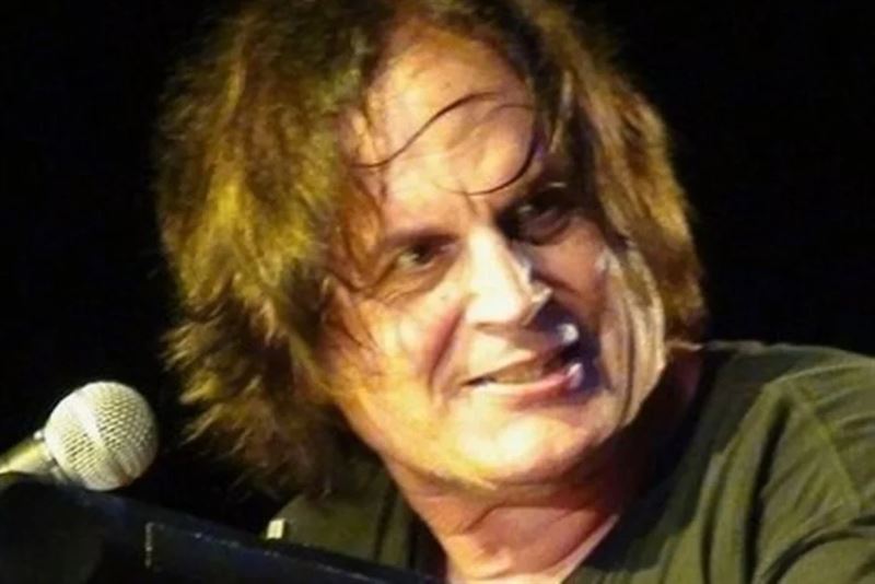 搖滾樂團Ambrosia創團鍵盤手克里斯多福·諾斯（Christopher North）辭世。（圖／翻攝自X平台）