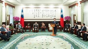 總統賴清德接見英國國會「台英國會小組」訪問團（圖／總統府提供） 