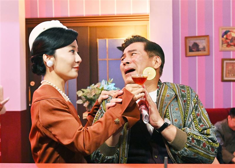 馬國賢（右）劇中看到太太陳婉婷（左）立即轉為驚恐。（圖／台視提供）