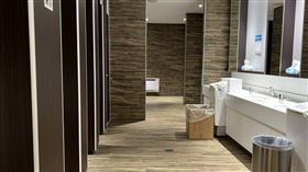 高雄一名20歲男子在補習班廁所裝針孔攝影機偷拍長達2年。（示意圖）