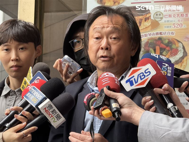 民進黨立委王世堅出席中常會前受訪（圖／記者劉秀敏攝影）