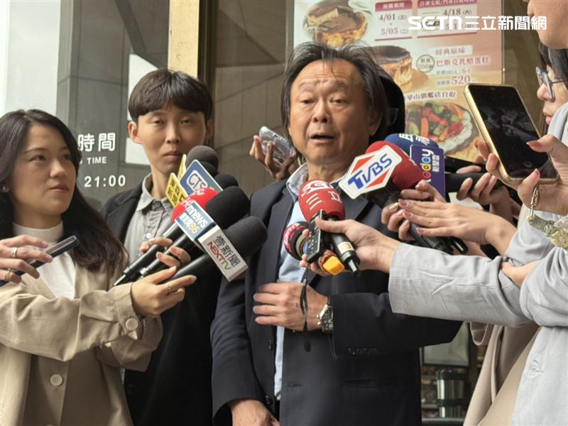 民進黨立委王世堅出席中常會前受訪（圖／記者劉秀敏攝影）