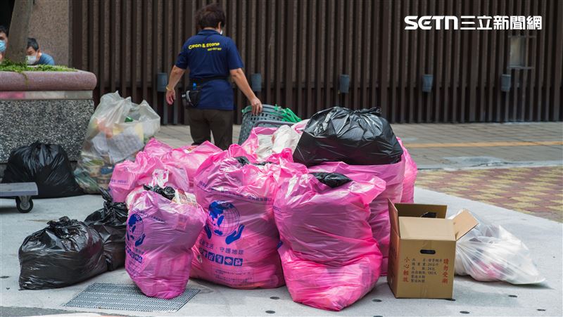 專用垃圾袋缺貨?雙北人「跑多家店撲空」