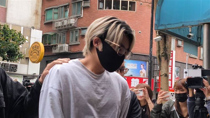 新／閃兵案再逮1人　超跑網紅也遭拘提