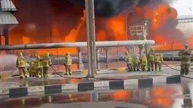 科威特國際機場遭伊朗無人機襲擊。（圖／翻攝自X平台）