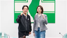 韓瑩請辭發言人投入宜蘭市長選戰，賴清德為她加油打氣（圖／民進黨提供） 