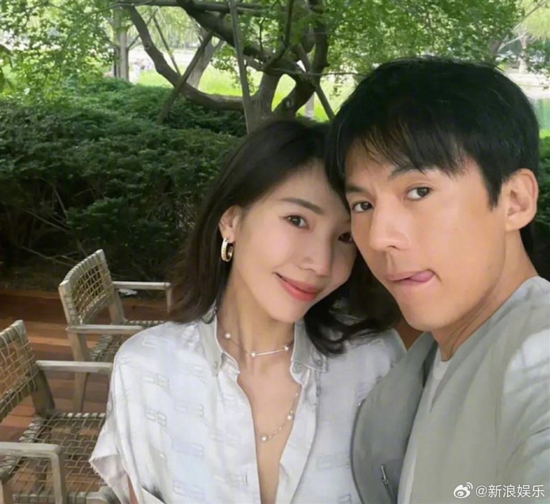 中國45歲男星宋寧峰近日捲入婚內出軌風波，他首度發聲道歉。（圖／翻攝自微博）