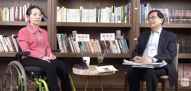 陳水扁2年前專訪吳淑珍畫面精華趣事，被兒子陳致中挖出貼在臉書。（圖／翻攝自微微笑廣播網YT）