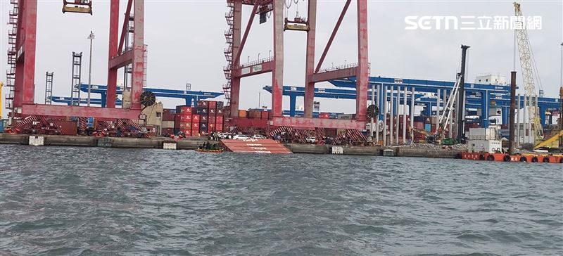 原本只是例行的迴轉調頭出港作業，沒想到短短半小時，情勢急轉直下。（圖／翻攝畫面）