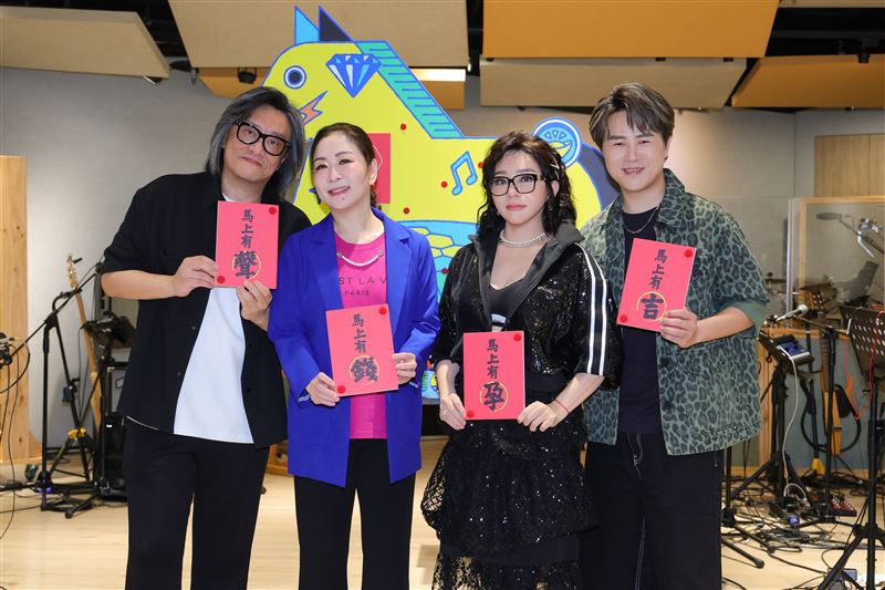 施文彬、張秀卿、王彩樺、陳孟賢出席「藍寶石大歌廳演唱會」彩排。（圖／高流提供）