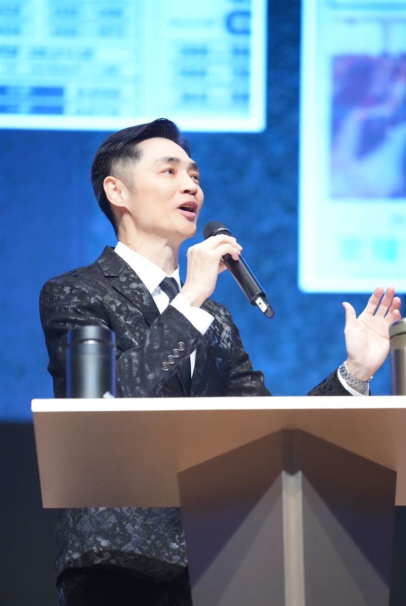 宋逸民飛馬來西亞古晉，受邀參加3000人音樂會。（圖／藝起發光 提供）