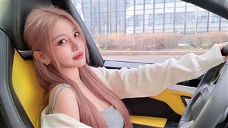 蔡瑞雪坐藍寶堅尼超跑　不倫人夫近況曝