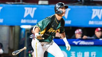 陳文杰差二壘打完全打擊　雄鷹客場2連勝