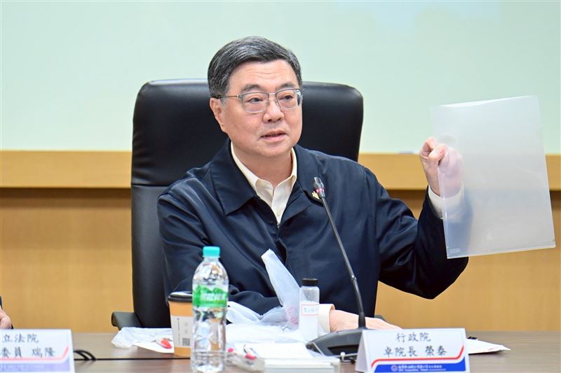 行政院長卓榮泰今（1）日視察中油林園石化廠。（圖／行政院提供）