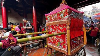 命理師揭白沙屯媽祖「粉紅」超跑三大意義