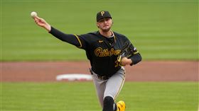 斯金斯（Paul Skenes）先發5局失1分，自責分率從67.50下修到9.53。（圖／美聯社／達志影像）