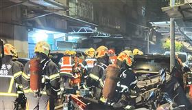 消防隊獲報到場搶救。（圖／翻攝畫面）