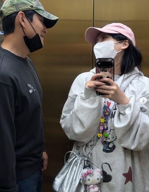 所幸「神隊友」立刻上線，孫協志親自操刀救援，用將近1小時替她修整髮型，成功挽回局面。（圖／翻攝自夏宇童IG）