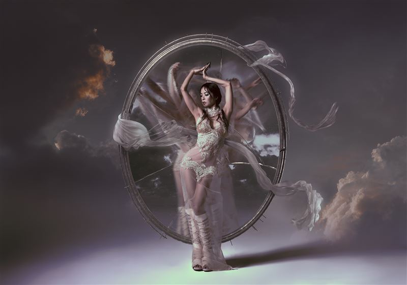 蔡依林推出首張「液態膠」實體專輯。（圖／凌時差、華納音樂提供）