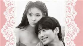 IU和邊佑錫「喜帖照」曝光。（圖／翻攝自IG @iu_edamofficial）