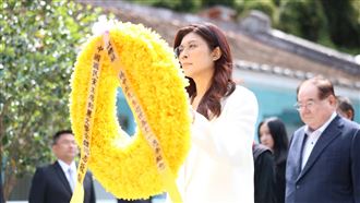 鄭訪中前慈湖謁陵　他：蔣會氣到寧可入土