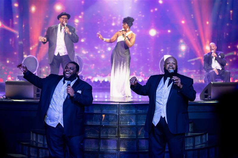 派特斯合唱團The Platters歷經世代傳承，讓經典音樂得以延續。（圖／麗星郵輪提供）