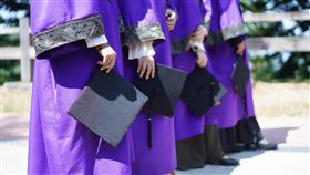 留學生、畢業生、出國深造、大學畢業 （示意圖／unsplash）