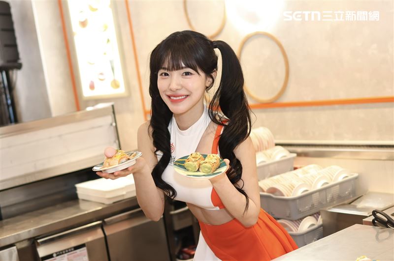 韓籍啦啦隊女神李多慧出席爭鮮活動。（圖／記者鄭孟晃攝影）