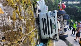 混凝土預拌車,翻覆,台8線,翻車,意外,車禍（圖／翻攝畫面）