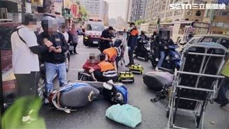 羅斯福路4車連環撞　3機車騎士重摔急送醫
