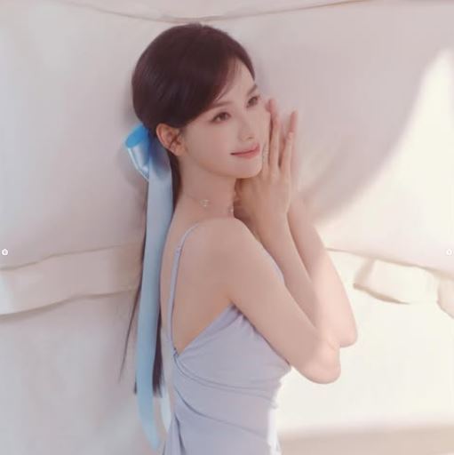 外型亮麗的陳都靈，此次在劇中化身高冷神祕的「霧妄言」。（圖／翻攝自陳都靈IG）