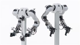 當前 AI 模型進化極快，硬體量產與迭代卻成瓶頸。專注「實體 AI」基礎設施的新創 Anvil Robotics，採取「矽谷設計、台灣製造」雙核心模式，完成650萬美元種子輪募資，目標如同 AWS 或台積電，打造智慧機器時代的核心基礎平台，加速軟硬體整合落地。（圖／Anvil Robotics提供） 