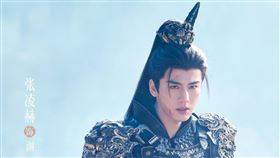 陸劇《逐玉》近期爆紅，然而男主角張凌赫妝容過於精緻，遭陸網嘲諷「粉底液將軍」。（圖／翻攝自微博）