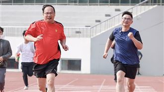 王義川、賴瑞隆體能大對決！「他」贏了