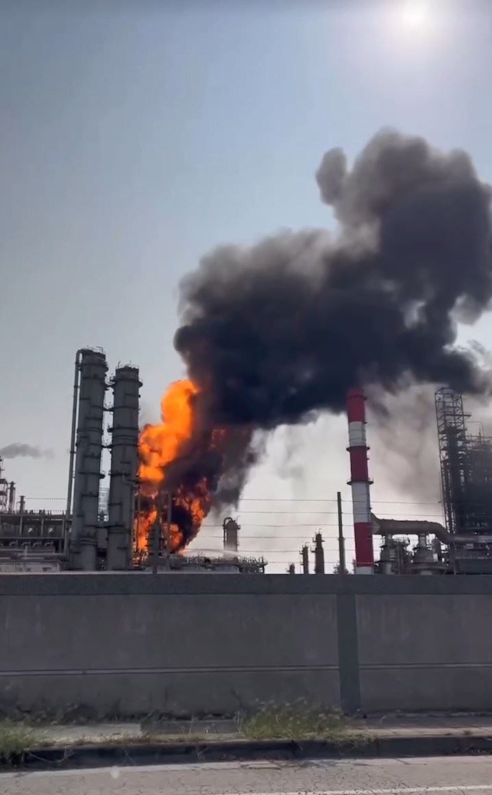 稍早有名火竄出。（圖／翻攝畫面）