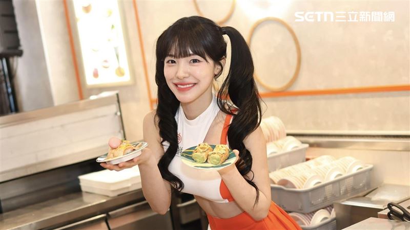 李多慧透露自己喜歡新品「甜心馬卡龍炙鮭」與「開心果泡芙」。（圖／記者鄭孟晃攝影）