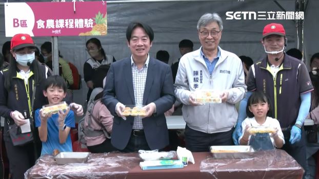 總統賴清德與小朋友體驗手作麻糬。（圖／翻攝畫面）