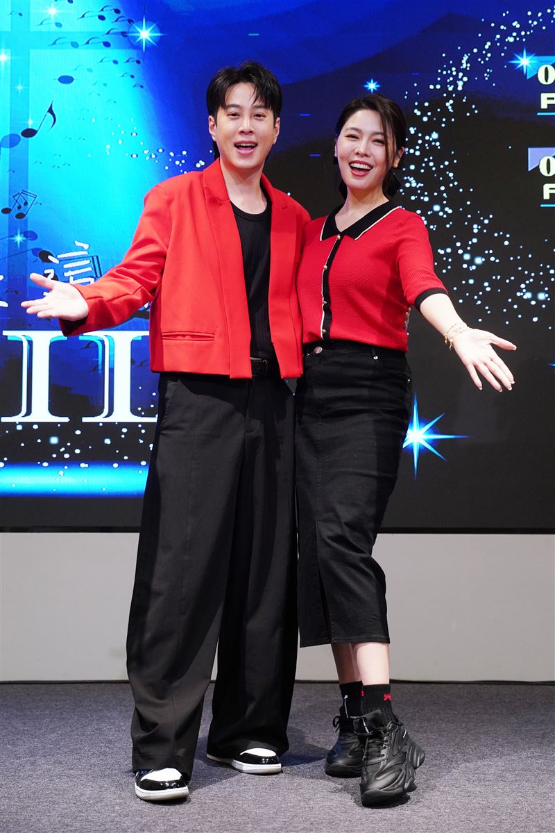 白家綺、吳東諺為傳福音飛馬來西亞古晉。（圖／藝起發光Ｘ蒙福教會 提供）