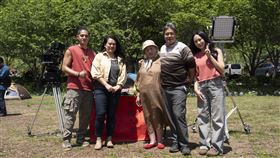 演員曾少東（左起）、導演陳潔瑤、演員林詹珍妹、洪金輝、呂薔。（圖／原視提供）