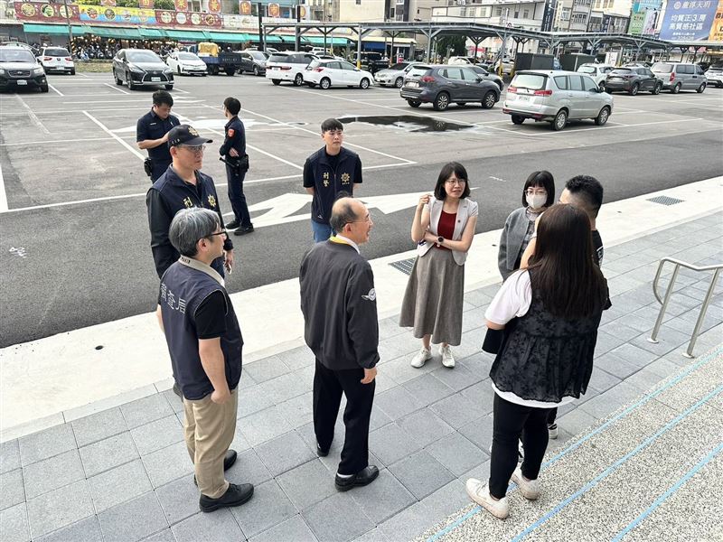 苗栗地檢署於2日下午率隊前往苗栗市黃昏市場進行聯合稽查。（圖／翻攝畫面）