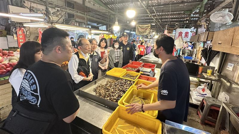 嚴查囤積哄抬塑膠袋！苗檢稽查黃昏市場