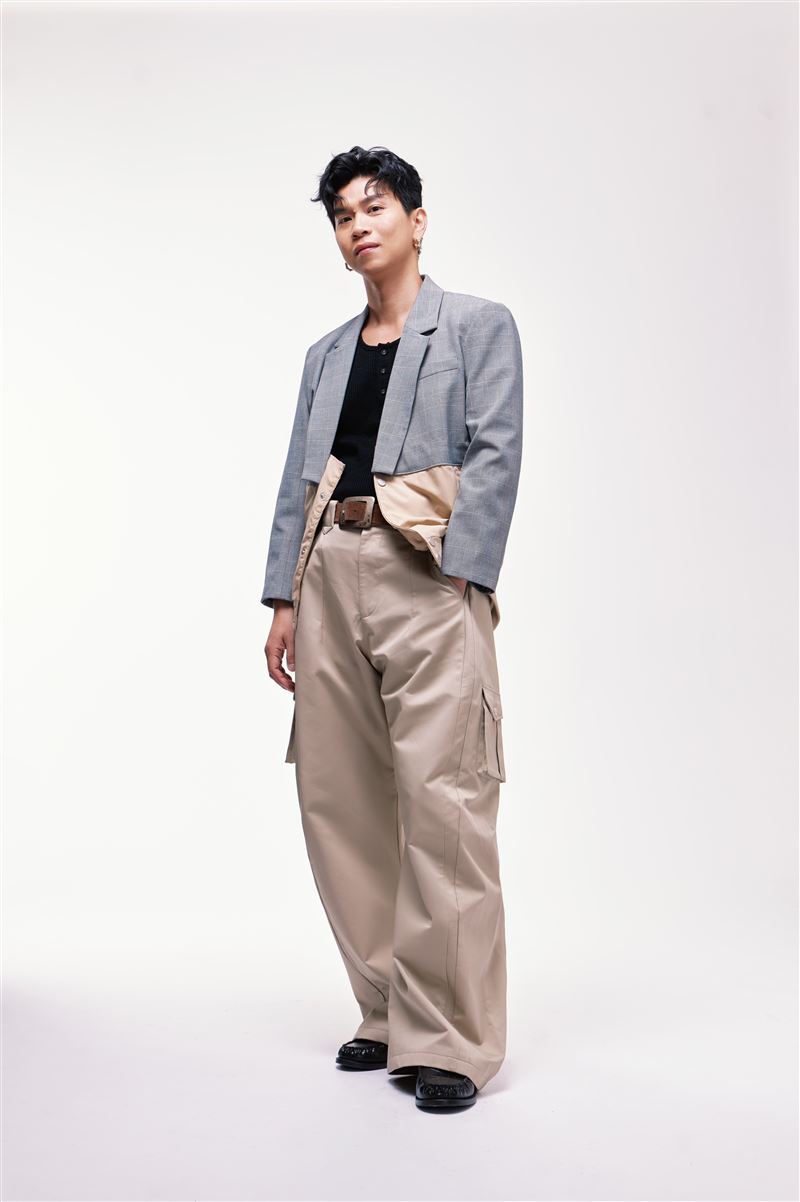 雷擎L8ching推出新歌〈微風微風〉，也預告新專輯5月面世。（圖／春雷音樂提供）