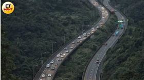 高公局表示，4日為清明節連續假期第2日，預估國道交通量為117百萬車公里。（示意圖／侯世駿攝）