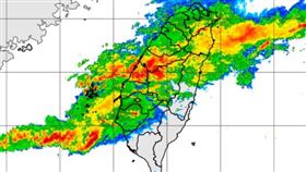 鋒面影響，部分縣市降下超大雨。（圖／取自中央氣象署）