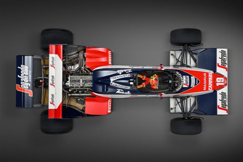 Toleman TG183B賽車,當年成功擠進車隊排名前十。(圖/翻攝RM Sotheby's網站)