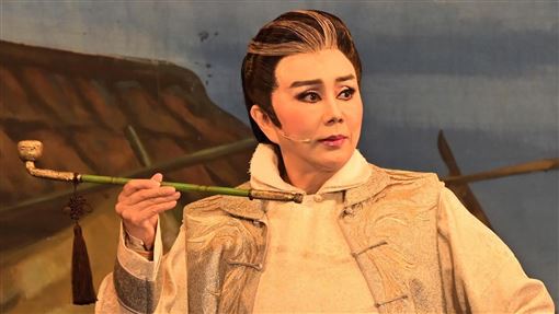 鍘美案諷趙建銘破局　她揭明華園拒演內幕