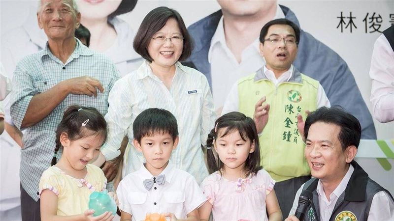 小豬撲滿發起人開嗆：陳佩琪只有你們爛帳